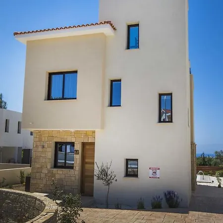 Olivia 63 Willa Pafos